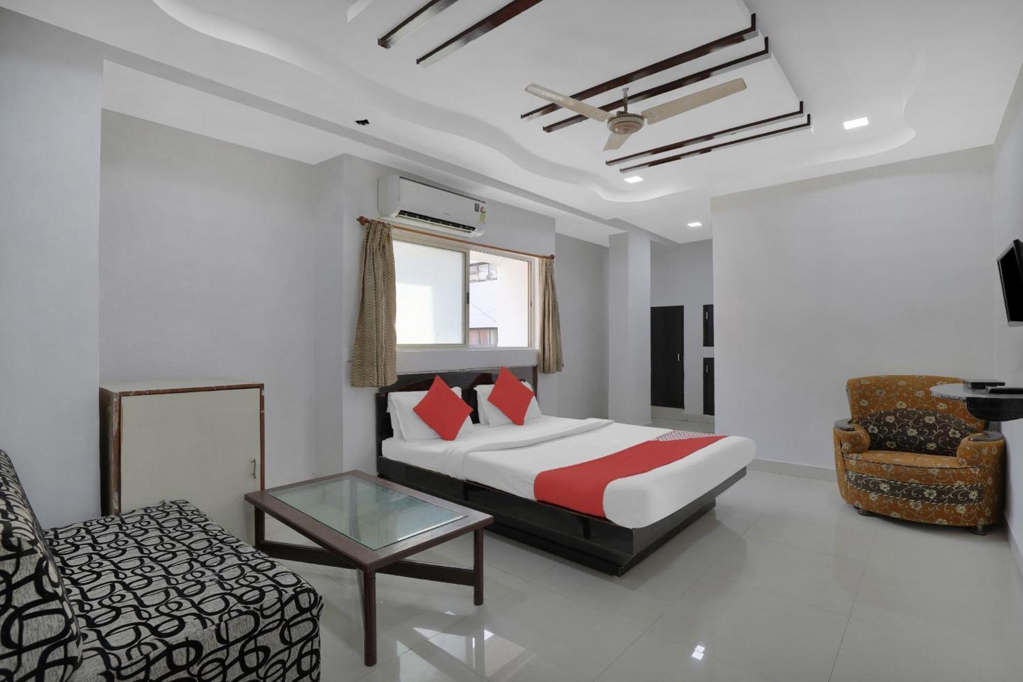 Hotel O Rudra Palace Ahmedabad Eksteriør billede