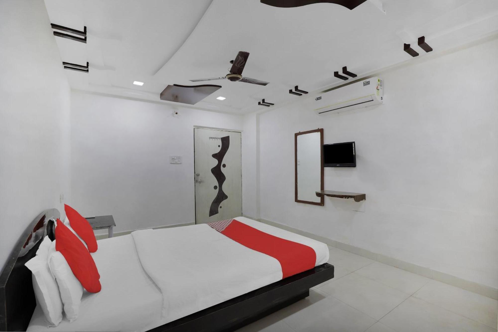 Hotel O Rudra Palace Ahmedabad Eksteriør billede