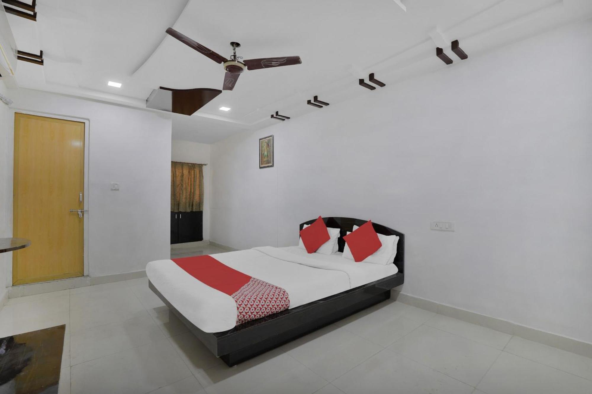 Hotel O Rudra Palace Ahmedabad Eksteriør billede