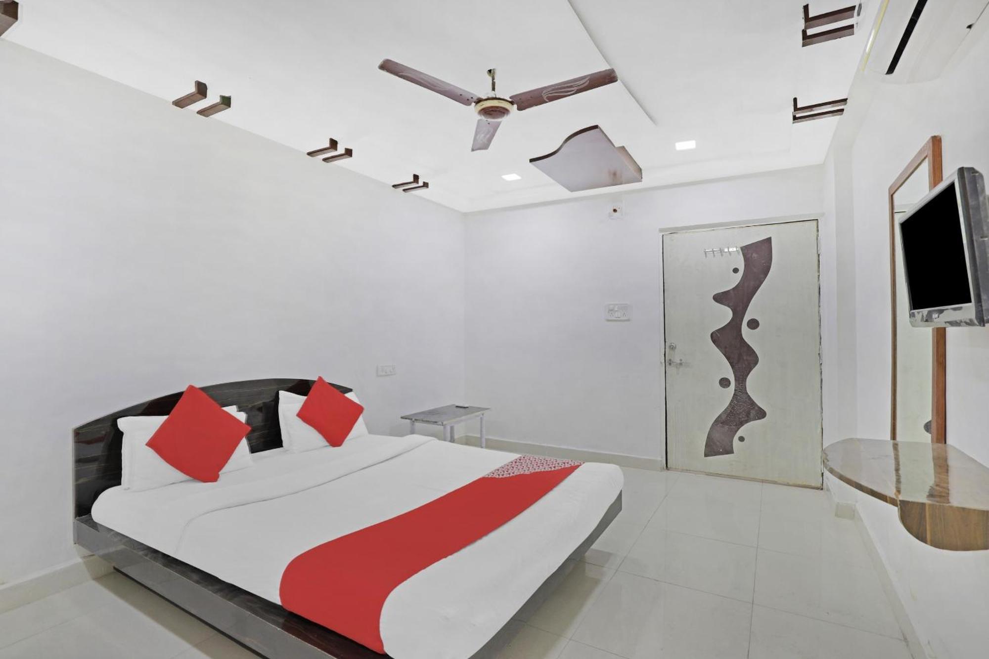 Hotel O Rudra Palace Ahmedabad Eksteriør billede