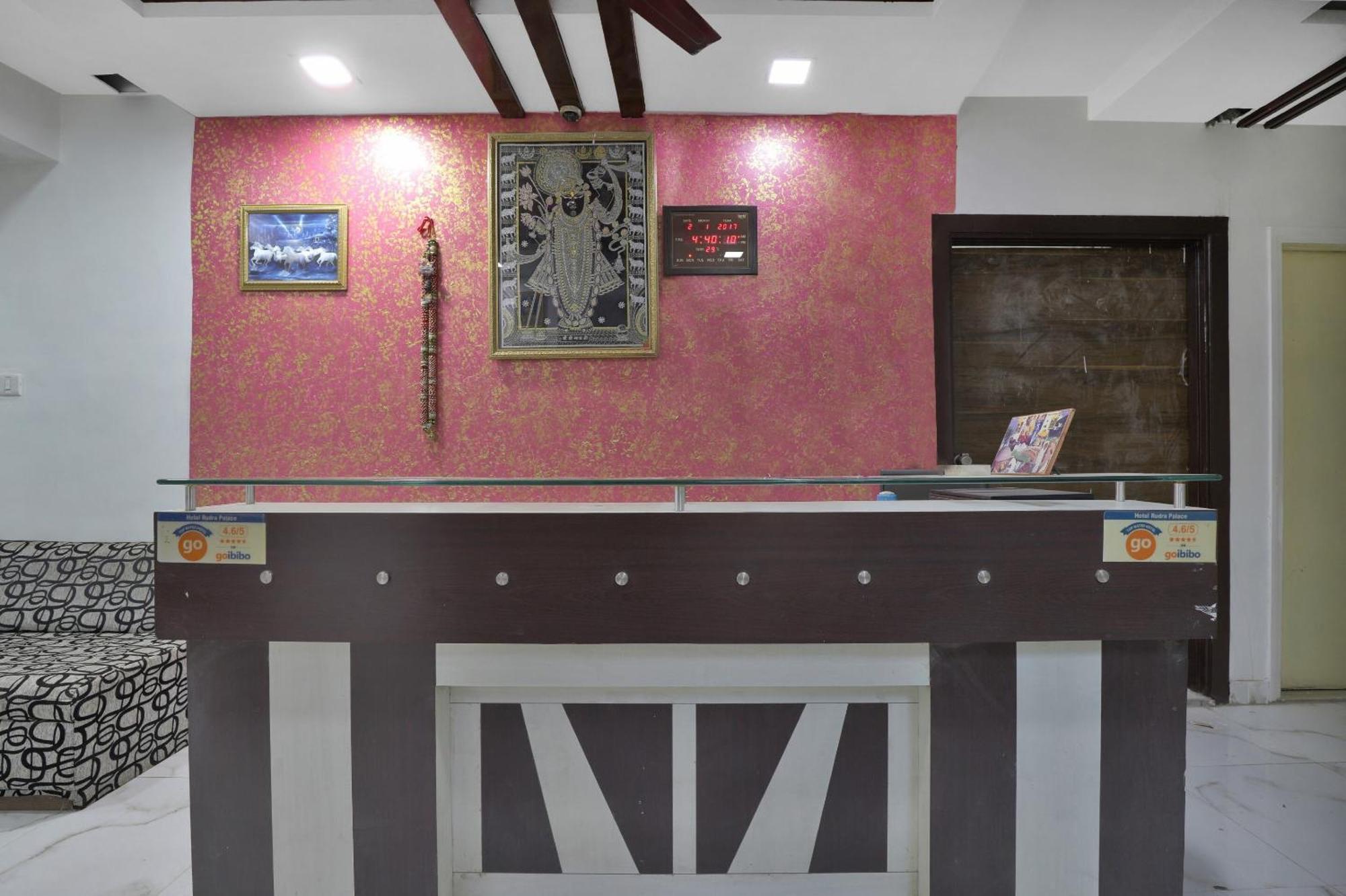 Hotel O Rudra Palace Ahmedabad Eksteriør billede
