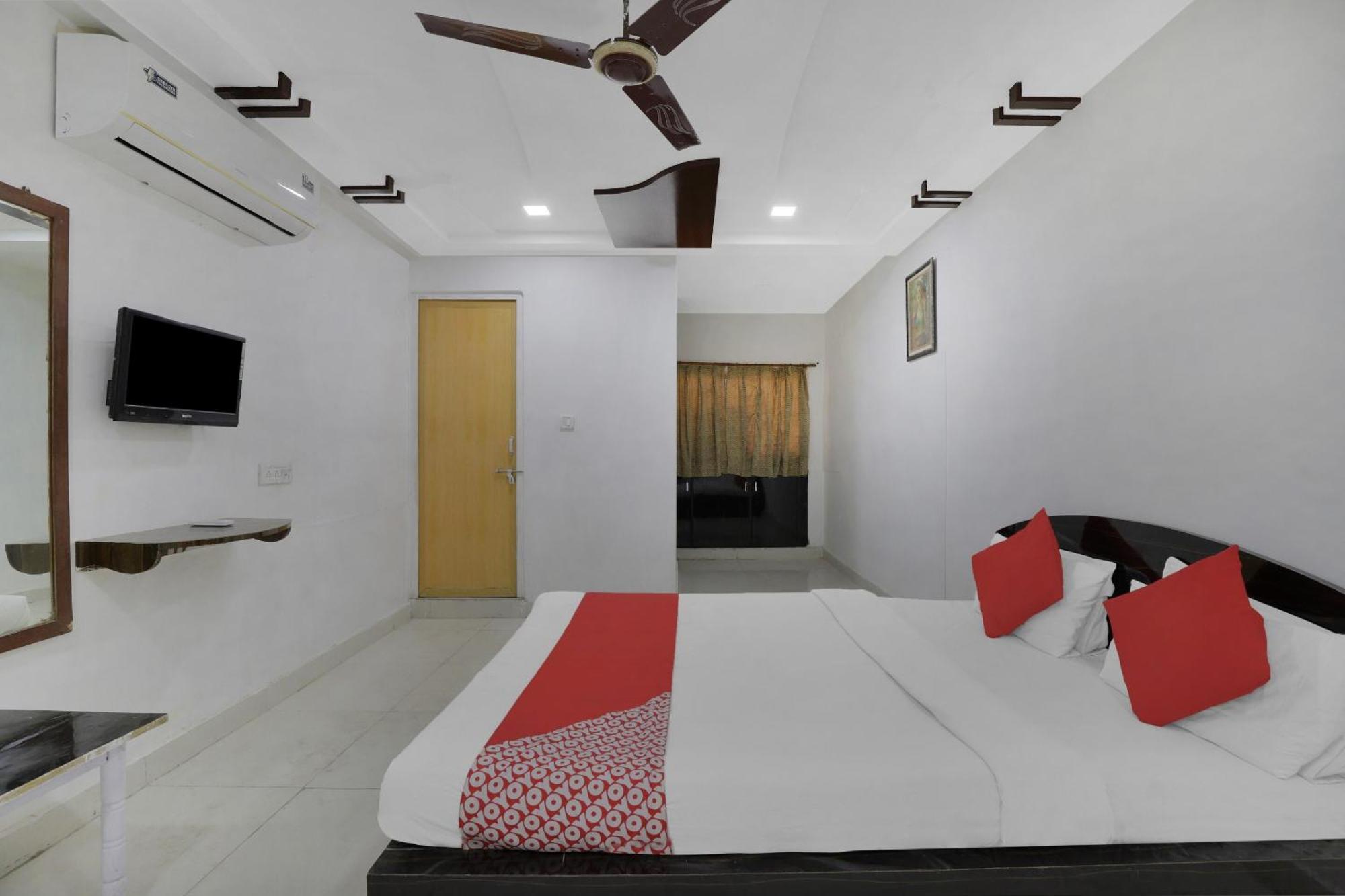 Hotel O Rudra Palace Ahmedabad Eksteriør billede