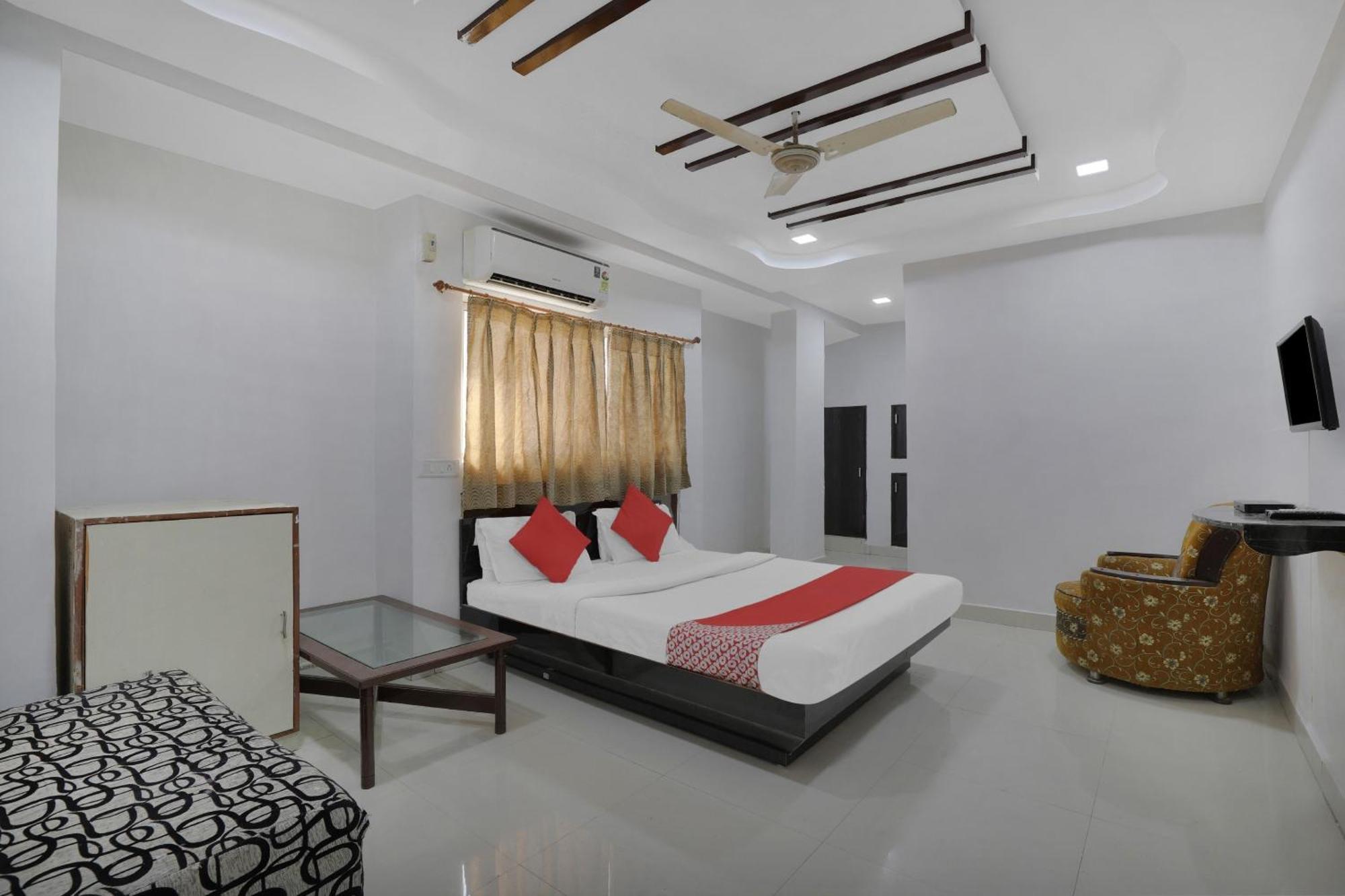 Hotel O Rudra Palace Ahmedabad Eksteriør billede