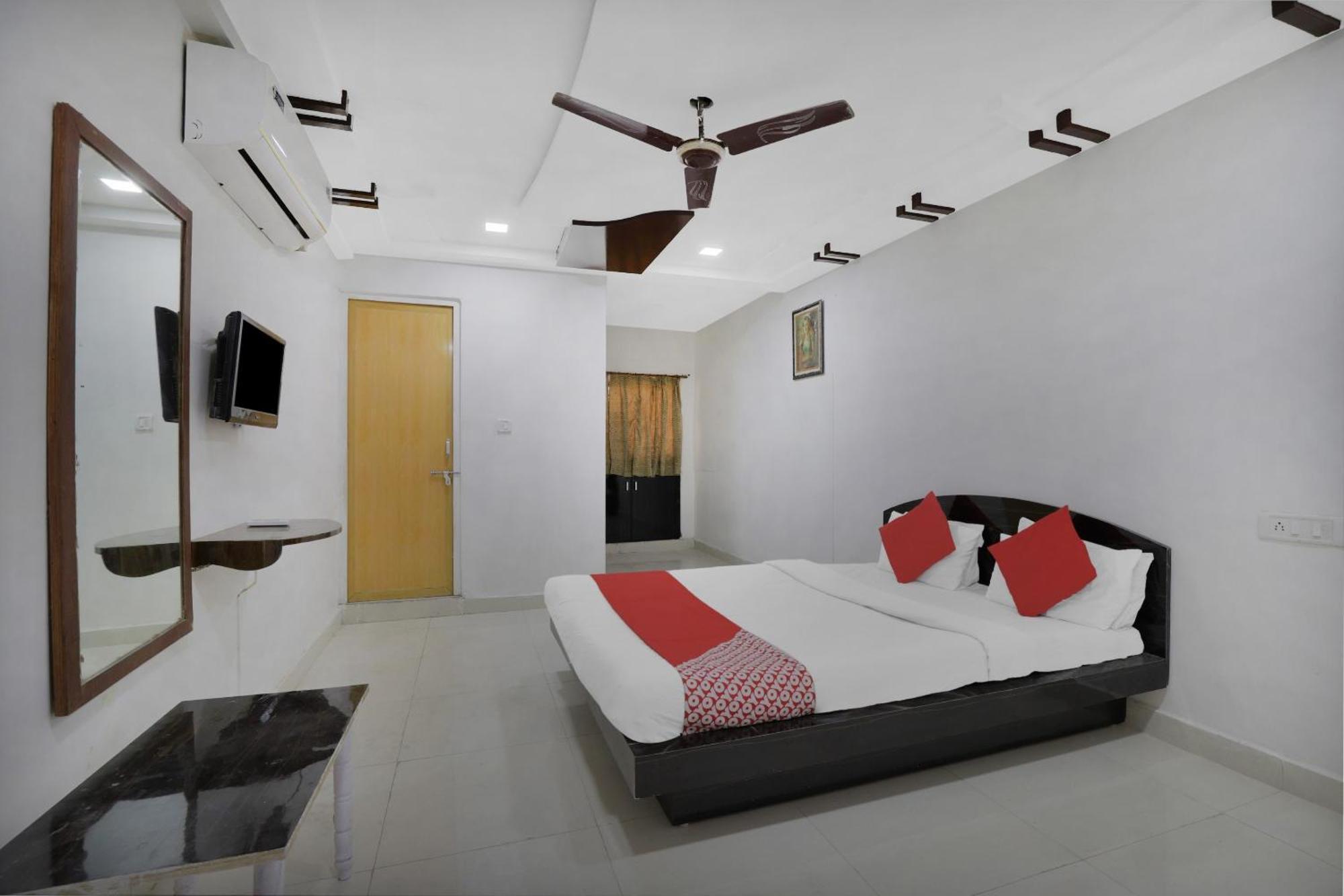 Hotel O Rudra Palace Ahmedabad Eksteriør billede